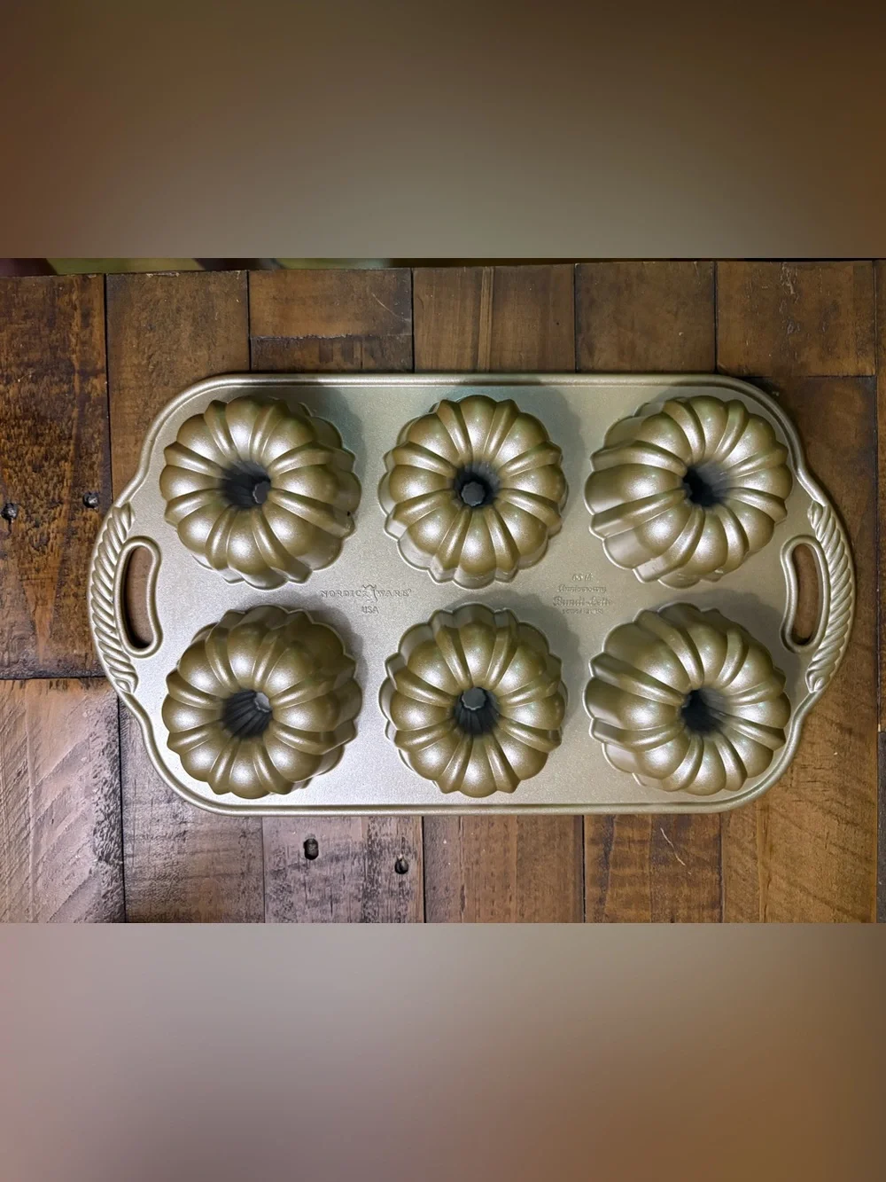 Nordic Ware Gold Anniversary 6-Cavity Mini Bundtlette Cake Pan Cast Aluminum